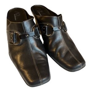 Aerosoles A2 Snapezoid Black Leather Mules Heavy Stitch Clog Women's Size 9